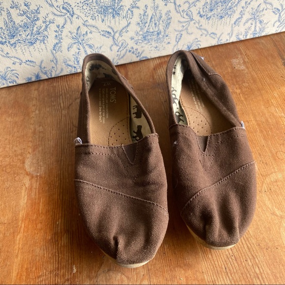 Toms Shoes - Picture 2 of 6